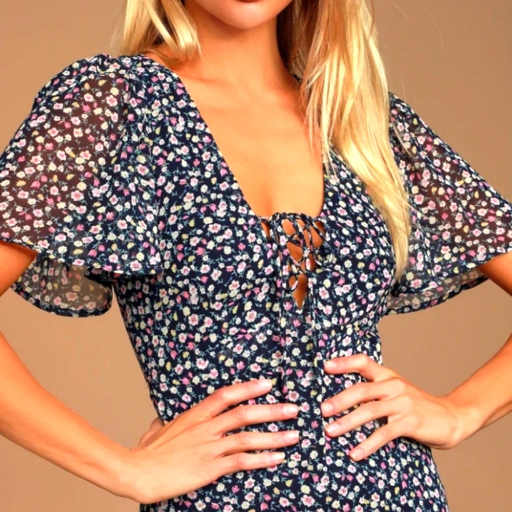 NWT Lulu's Renee Floral Ruffled Lace-Up Midi Dress